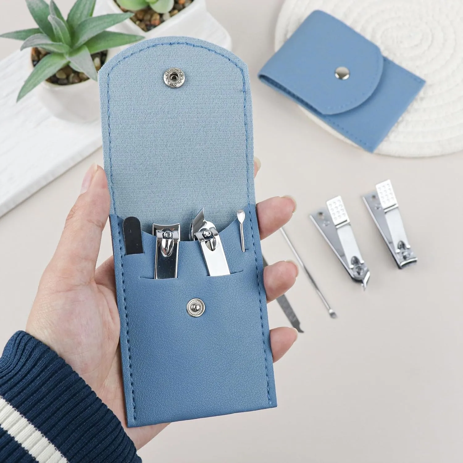20 Sets Manicure Set Bulk, Nail Clippers Kit Stainless Steel Fingernail Clippers Set, Sturdy Nail Tip Cutter Trimmers Professional Grooming Toenail Clippers Personal Pedicure Kits Gift (Blue 4 in 1)