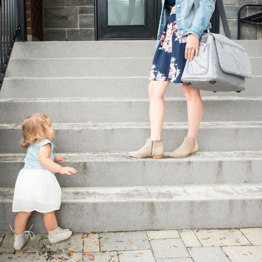 bblüv Ultra – Complete Diaper Bag with Accessories & Changing Mat