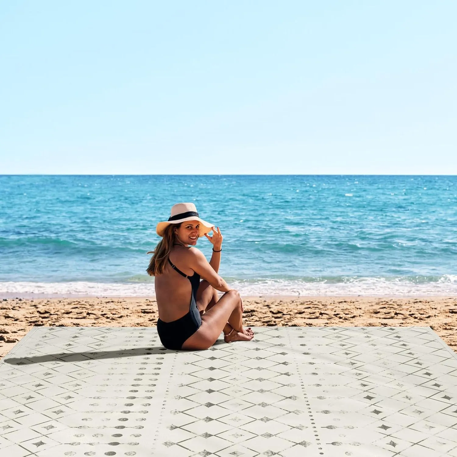 Beach Blanket Sandproof, Beach Mat Sand Free Waterproof, Large Picnic Blanket for 2-4 Adult, Lightweight Quick Drying & Durable Polyester Outdoor Blanket, Beach Essentials Must Have Accesorries