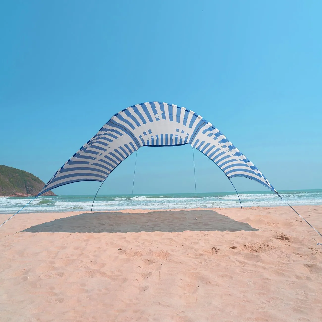 Beach Wind Shade Canopy, Shade Sun Shelter Tent for Beach, Backyard, Grassland, Park, Light Weight, Easy Set Up, 150 Sq. Ft. of Shade for 3-6 People, Regatta Big Manta Rays