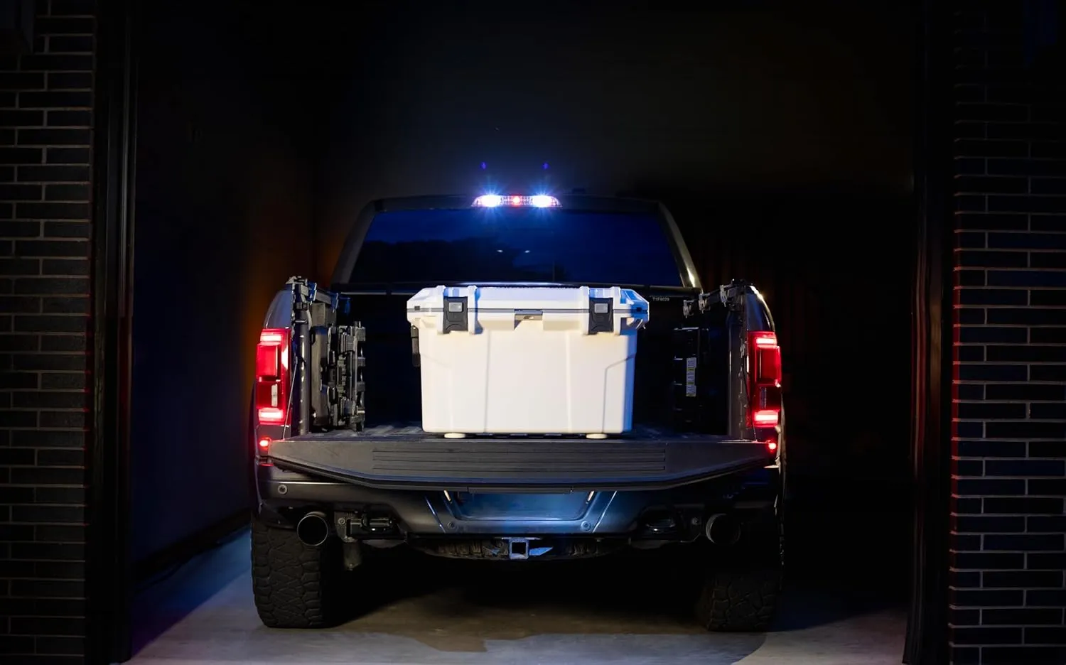BluBox Hard Cooler Box, Heavy-Duty for Extended Outdoor Use, Camping, Fishing, White