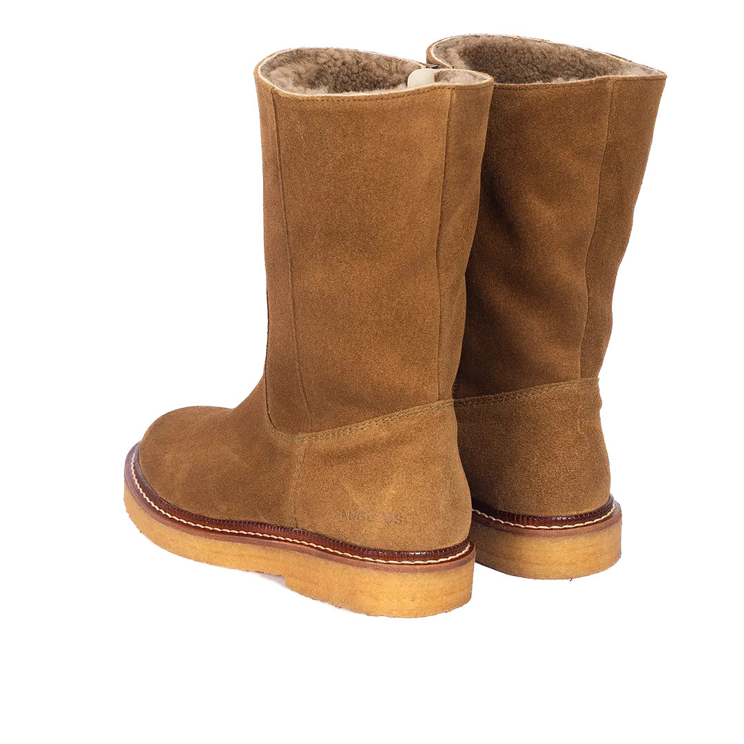 Boot with wool lining