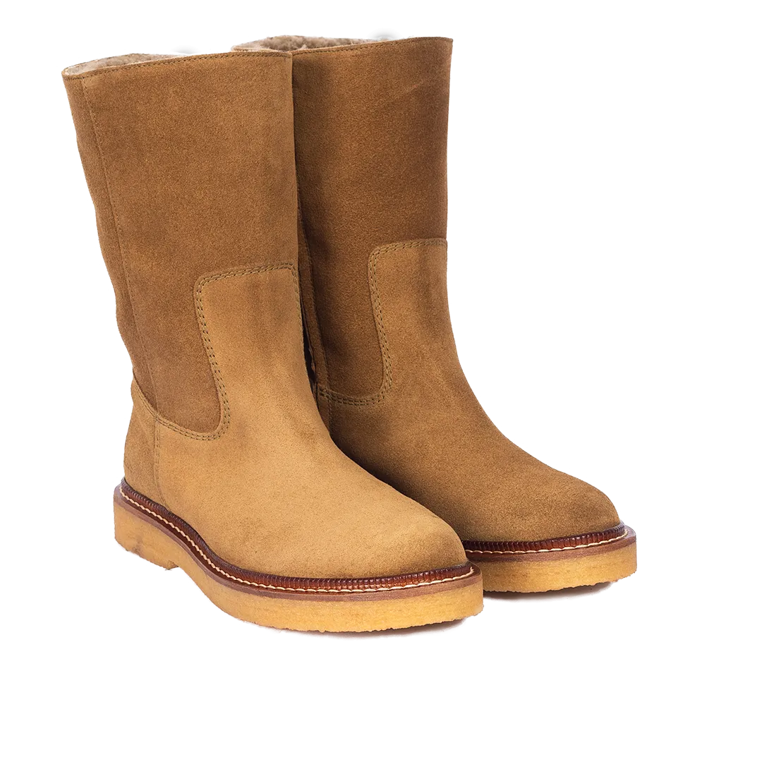 Boot with wool lining