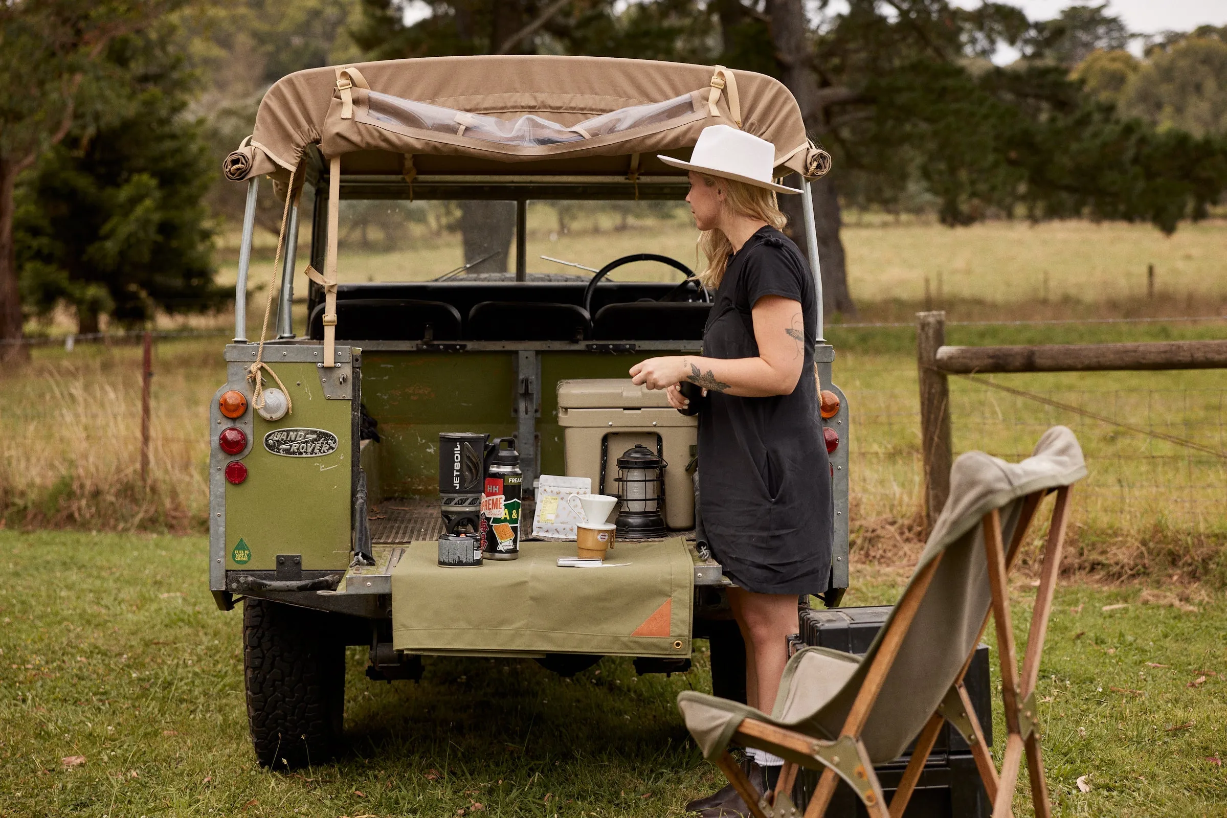 Canvas field blanket in seagrass green