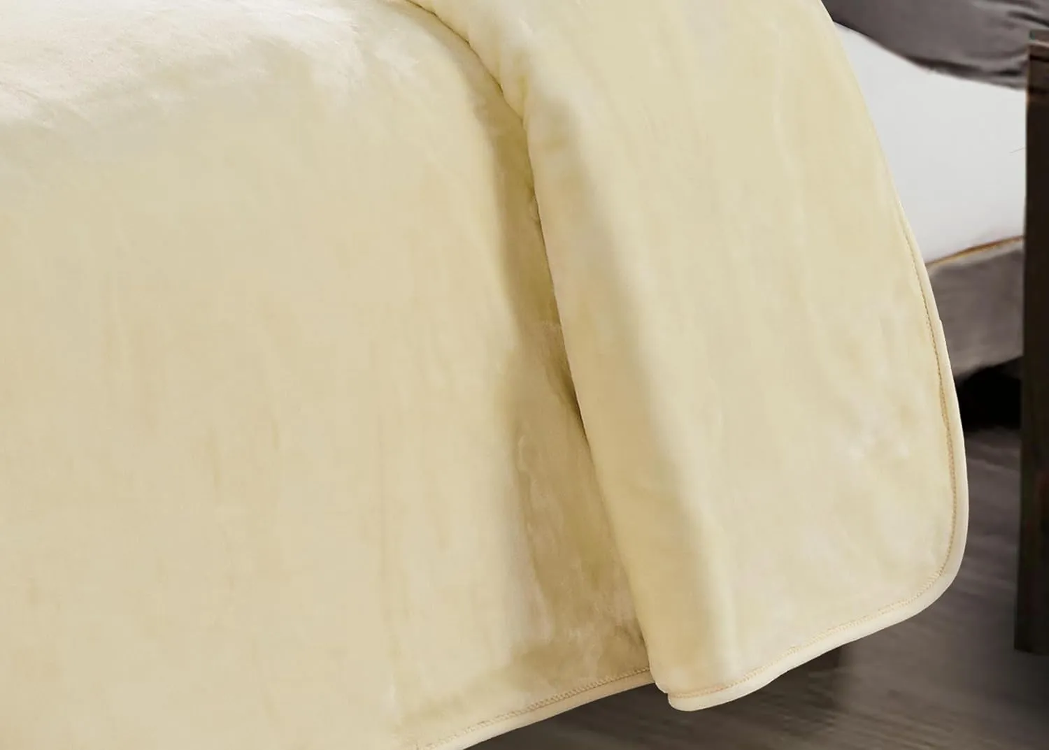 Chezmoi Collection Heavy Single Ply 12.2 Lbs Oversized Korean Style Faux Mink Blanket, 750GSM Thick Silky Soft Plush Raschel Mink Blanket, 92" x 106" US King, Solid Beige
