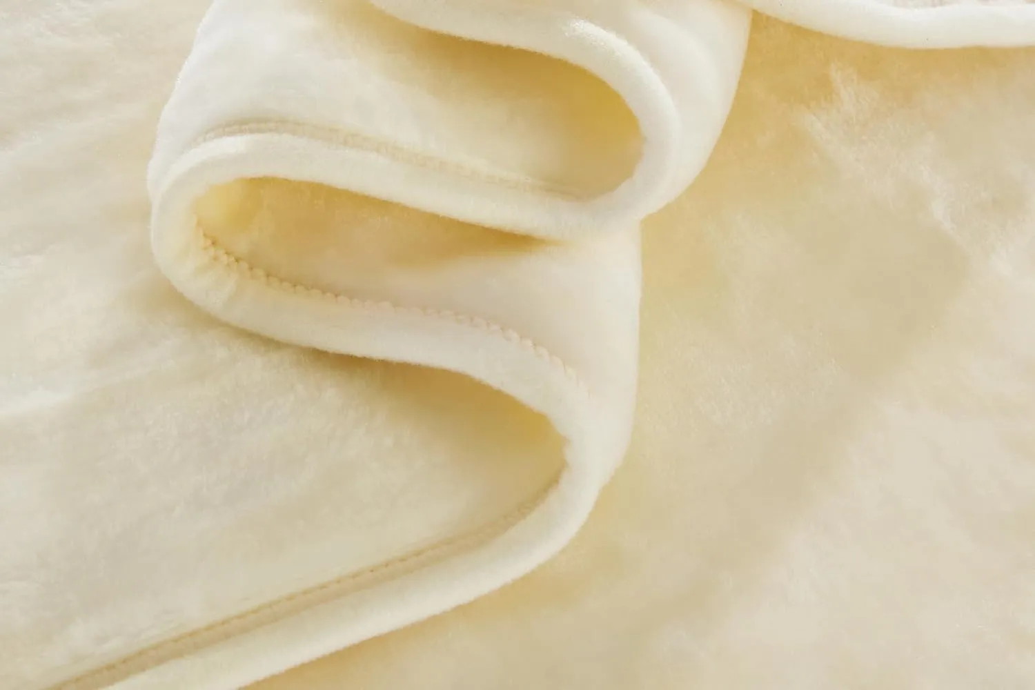Chezmoi Collection Heavy Single Ply 12.2 Lbs Oversized Korean Style Faux Mink Blanket, 750GSM Thick Silky Soft Plush Raschel Mink Blanket, 92" x 106" US King, Solid Beige