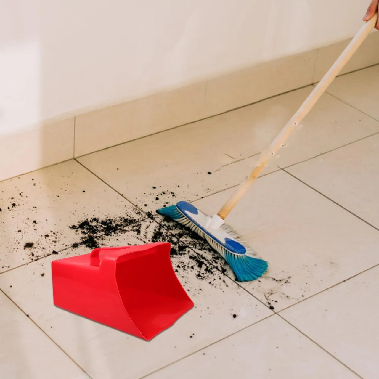 Compact Plastic Handheld Dustpan Portable Trash Can for Efficient Home Cleaning