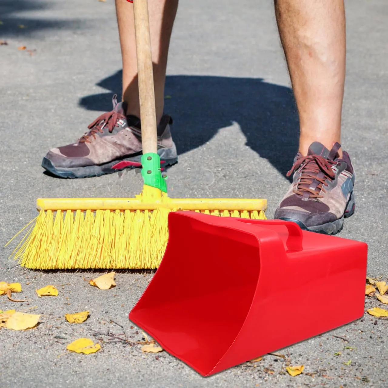 Compact Plastic Handheld Dustpan Portable Trash Can for Efficient Home Cleaning
