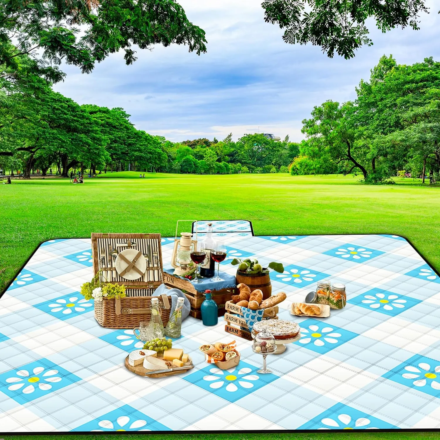 Extra Large Picnic Blanket Waterproof,80"x 80"Foldable Machine Washable Beach Blanket,Outdoor Blanket for 6-8 Adults,Suitable for Indoor Crawling,Park Beach,Camping,Hiking,Family Travel(Cute Blue)