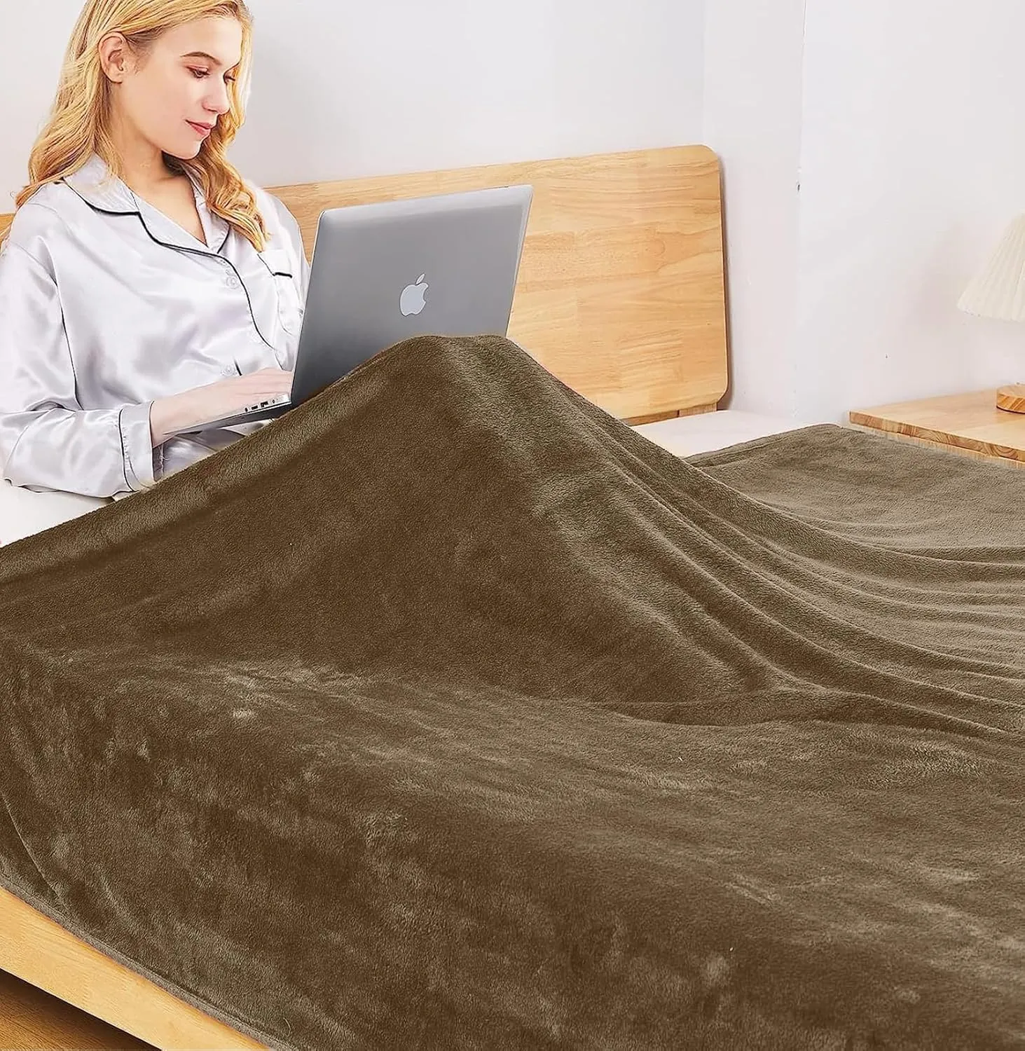 Fleece Blankets for All Season - Premium Lightweight Anti-Static Throw for King Size Bed Extra Soft Brush Fabric Warm Sofa Thermal Blanket 90" x 108"(Taupe)