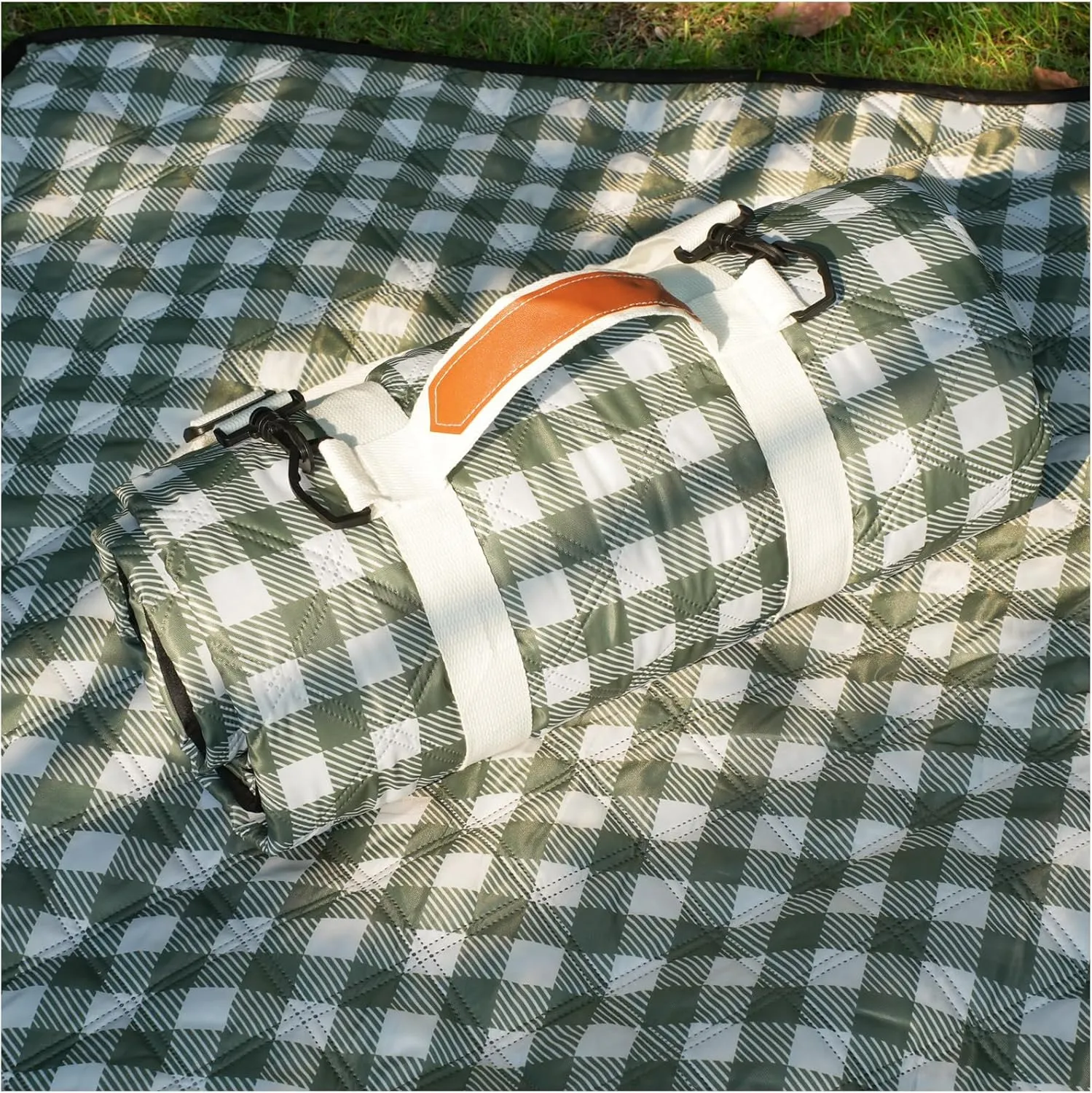 Genovega Waterproof Picnic Blanket Beach Outdoor Camping Mat Extra Large Foldable Cute Big Travel Essential Accessories Gift Park Patio Lawn Garden Grass Ground PlayMusic Festival Concert Must Have