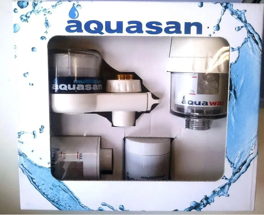 Kit confezione con 1 Aquasan "compact" 1 "aquawash" 2 cartucce di ricambio