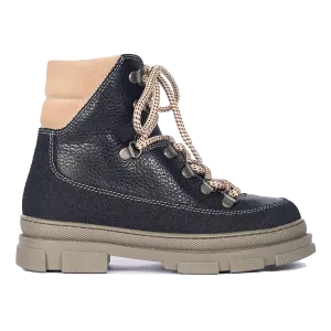 Leather lace-up boot with soft wool lining