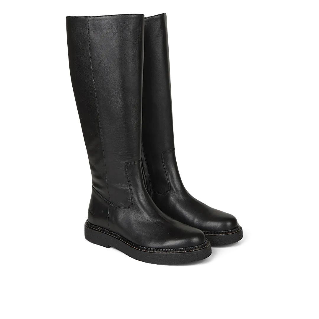 Longshafted boots