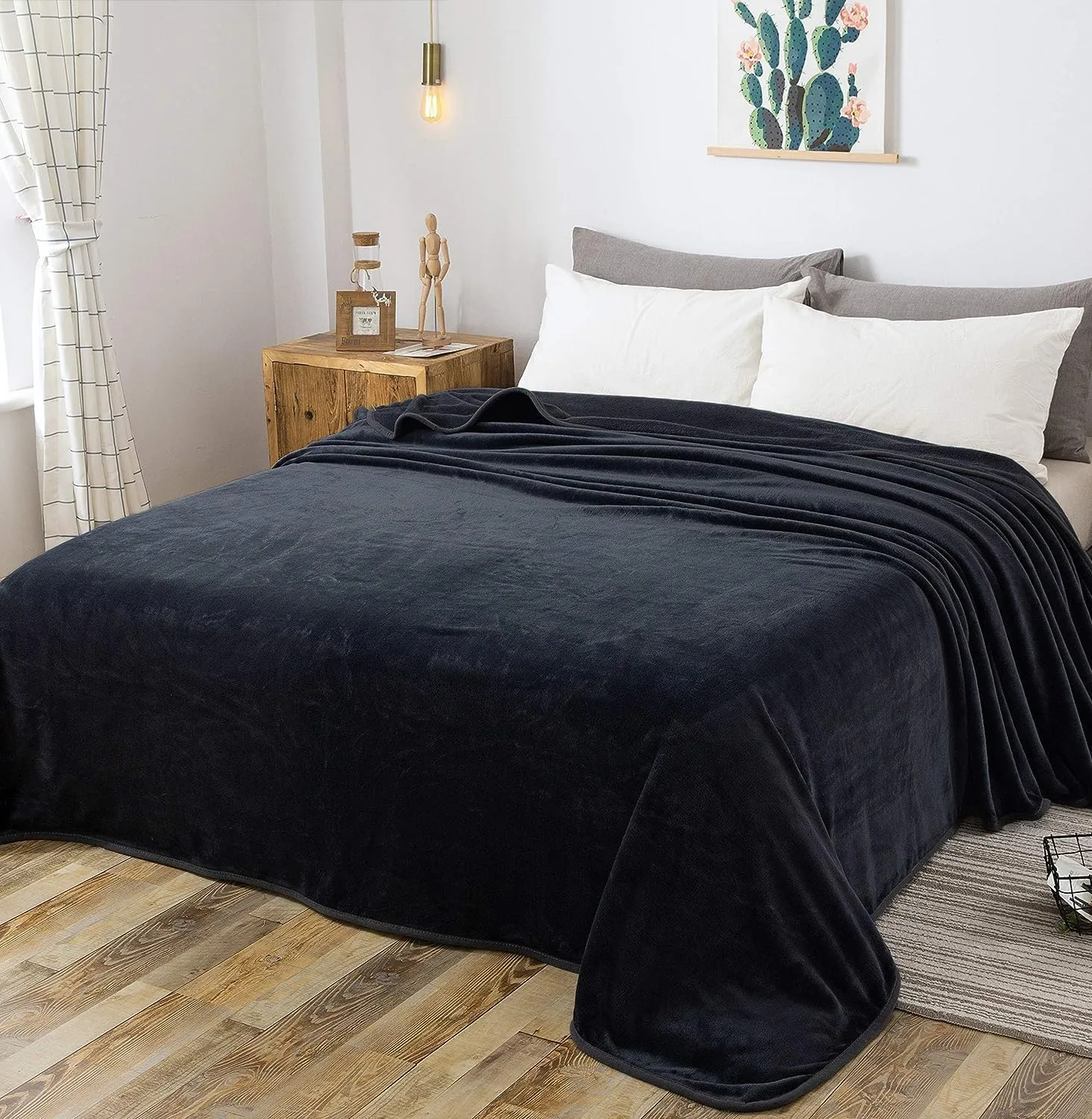 Polar Fleece Blanket King Size Lightweight Throw for The Bed Extra Soft Brush Fabric Super Warm Sofa Blanket 90" x 108"(Black King)