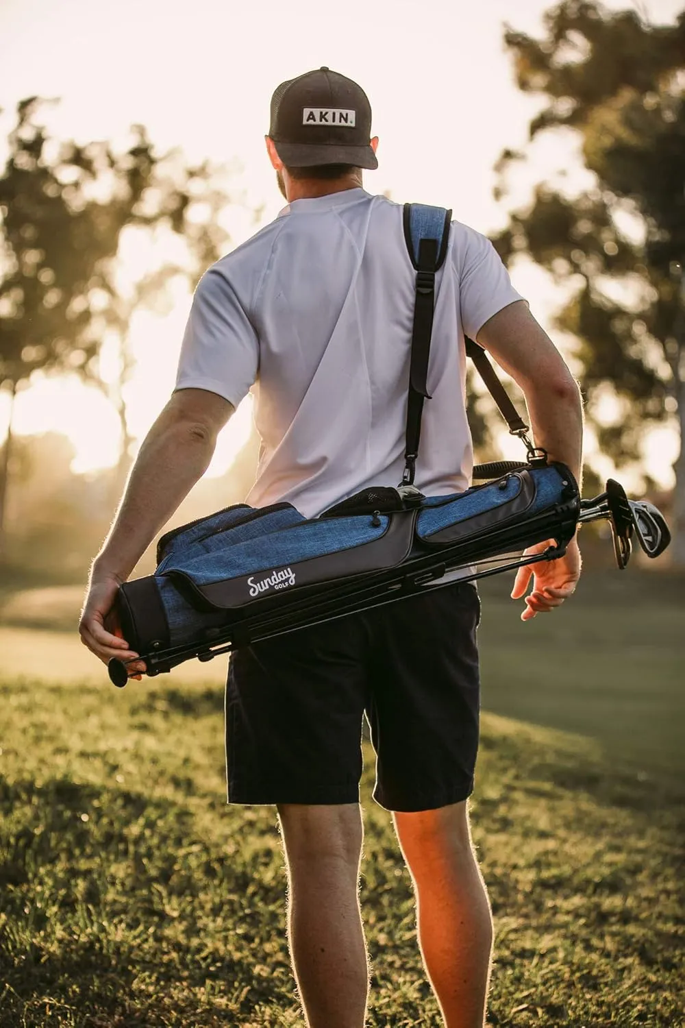 Sunday Golf Loma Bag - Lightweight Golf Bag with Strap and Stand – Easy to Carry Pitch n Putt Golf Bag – Stand Bag for The Driving Range, Par 3 and Executive Courses, 31 Inches