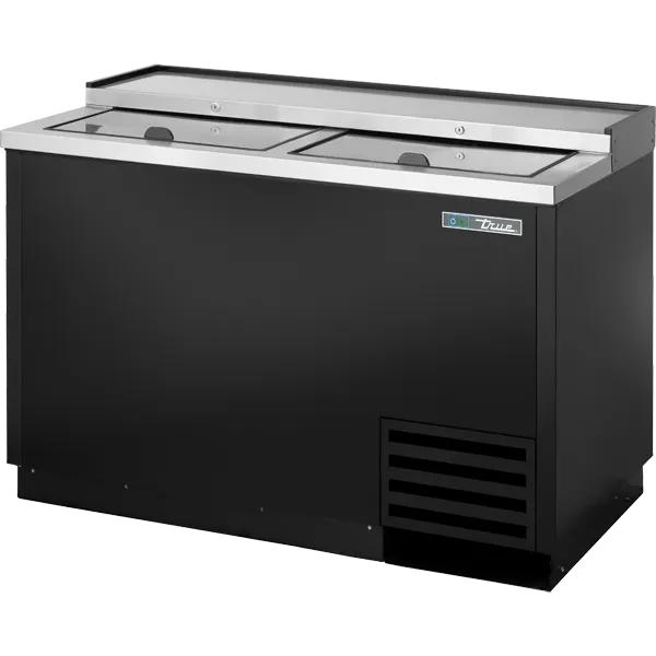 True TD-50-18-HC Solid Slide Lid Deep Well Horizontal Bottle Cooler with Hydrocarbon Refrigerant