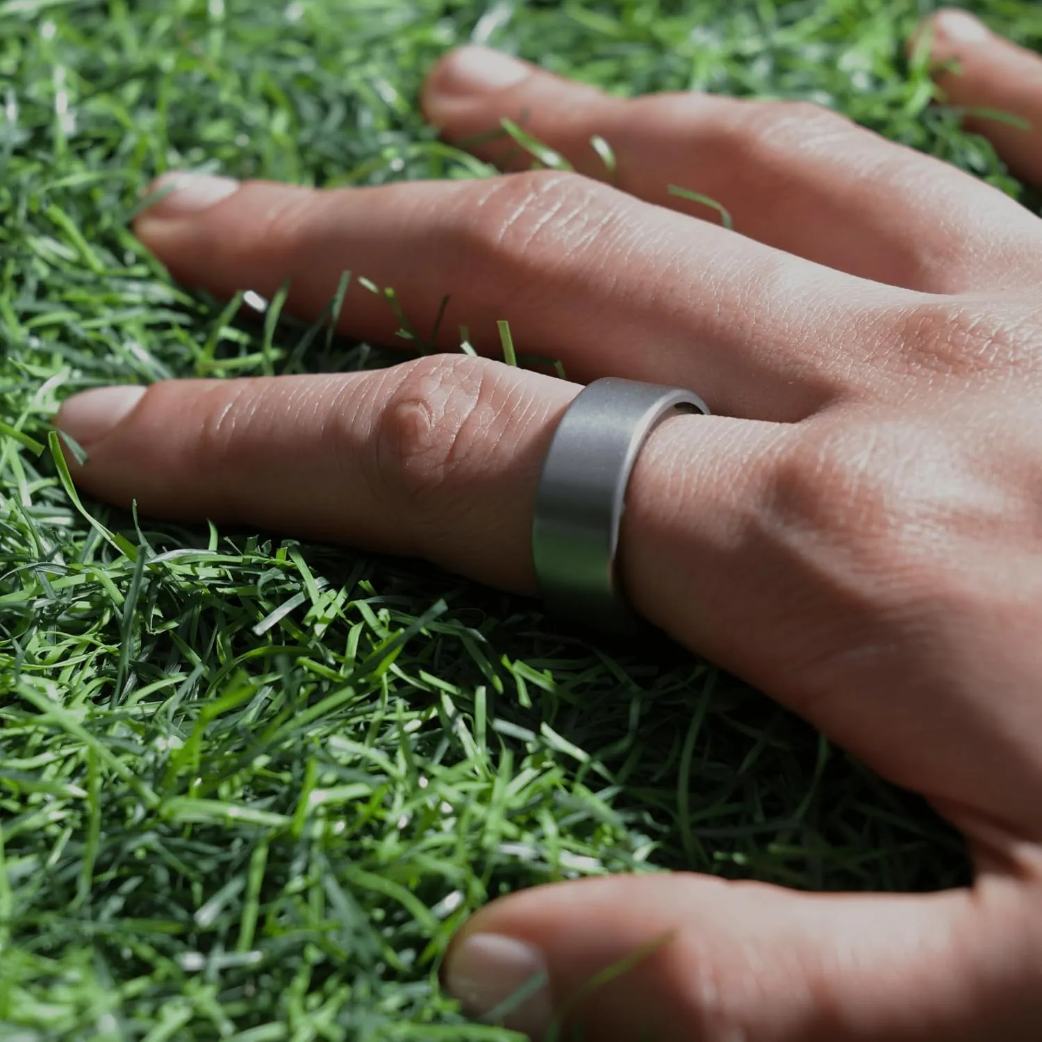 ULTRAHUMAN Ring AIR - Sleep & Fitness Tracker, FSA-Approved Wearable, Smart Ring for Women & Men, No App Fee for Standard Features (Size 8)