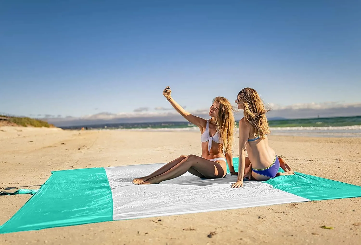 WEKAPO Beach Blanket Sandproof Waterproof, Extra Large Beach Mat, Oversized & Compact Sand Free Mat Quick Drying, Lightweight & Durable with 6 Stakes & 4 Corner Pockets